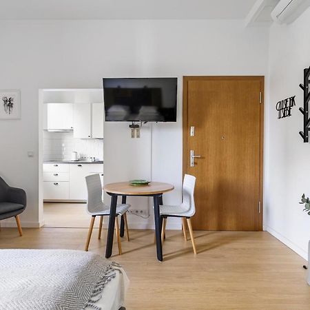 פוזנן Homewell Apartments Zelazko מראה חיצוני תמונה