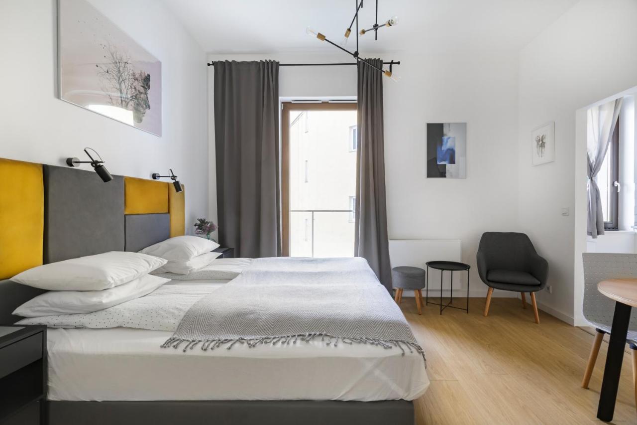 פוזנן Homewell Apartments Zelazko מראה חיצוני תמונה